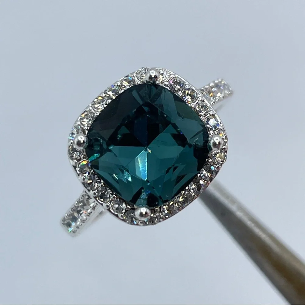 London Blue Swarovski Crystal Cushion Cut Halo Ring Silver Teal Statement Sz 8 - Picture 1 of 8